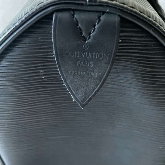 Authentic Louis Vuitton Black Speedy Epi 25 purchased directly from LV w/all tag - Picture 5 of 10